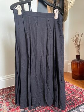 Basic Black Midi Skirt